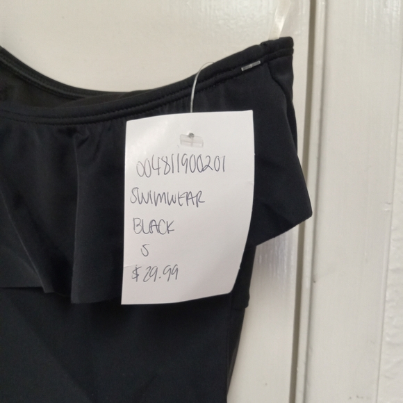 NWT One-Shoulder One-Piece Swimsuit - Picture 5 of 8